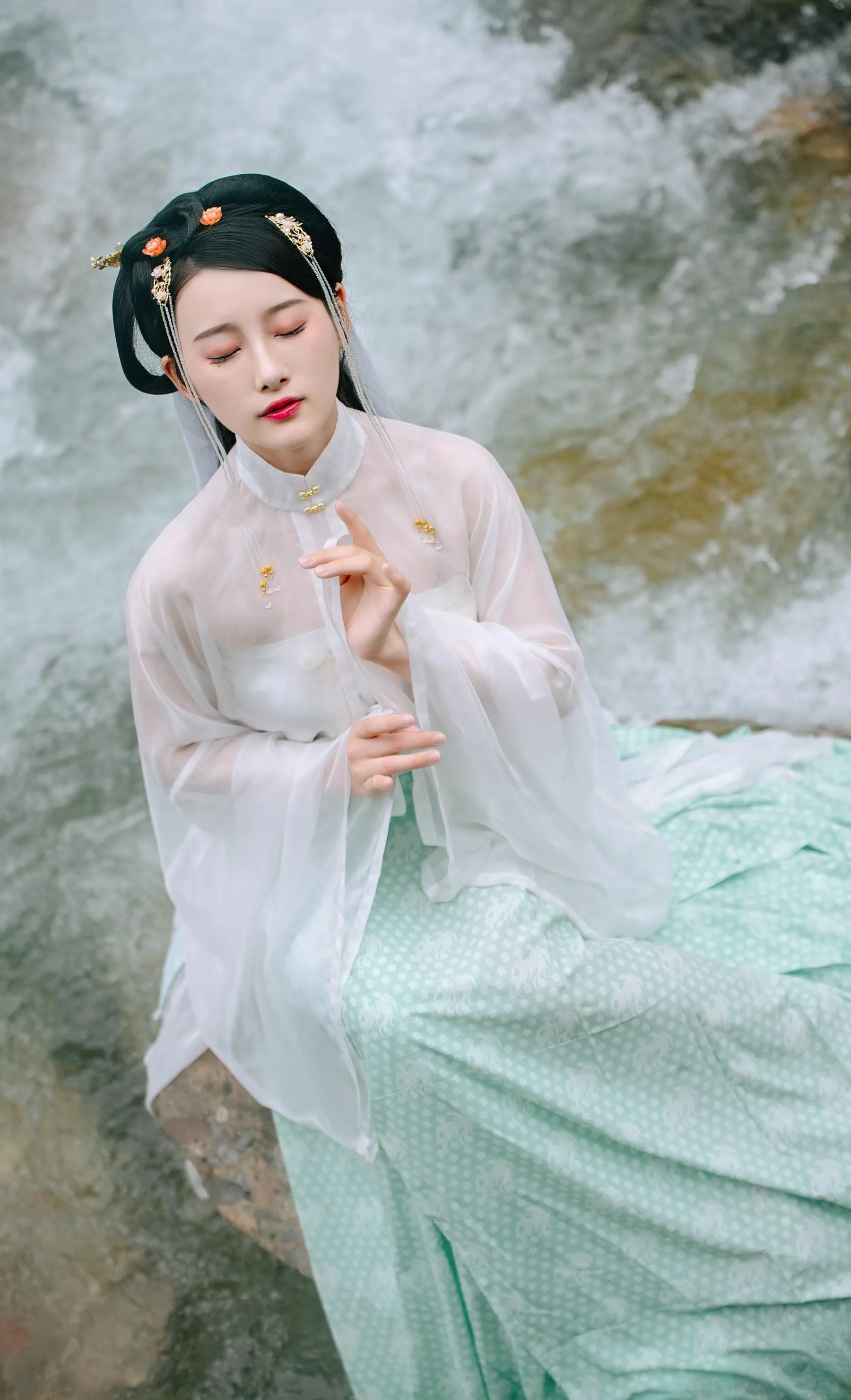 [艺图语] 2022.05.22 清歌 -芝月- [23P]插图7